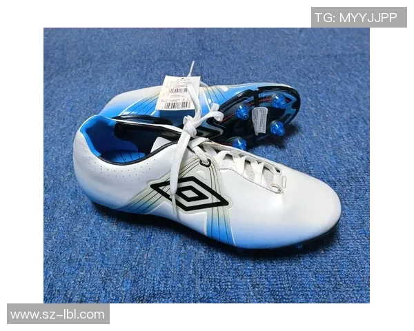 足球明星的鞋履之路揭秘他们穿过的经典足球鞋款与品牌故事