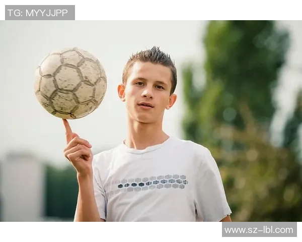 足球明星手指的含义解析与背后故事探讨